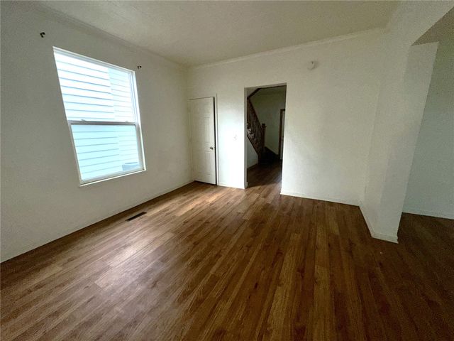 721 F AVE NW, Cedar Rapids, IA 52405