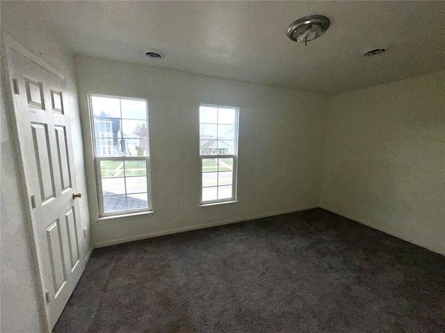 721 F AVE NW, Cedar Rapids, IA 52405