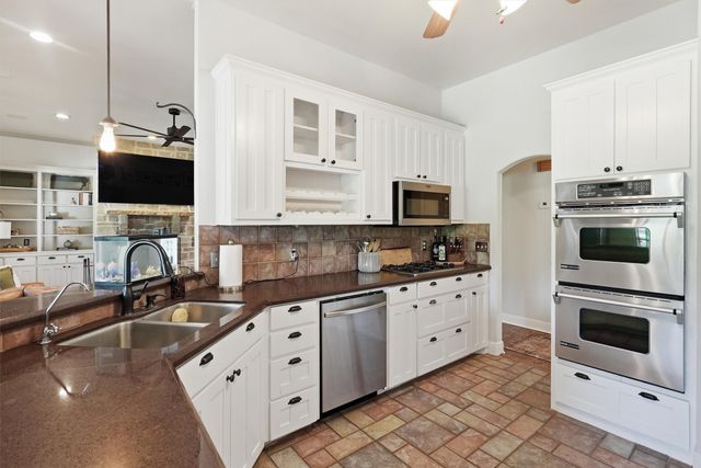 109 Rooster Cogburn Court, Weatherford, TX 76088