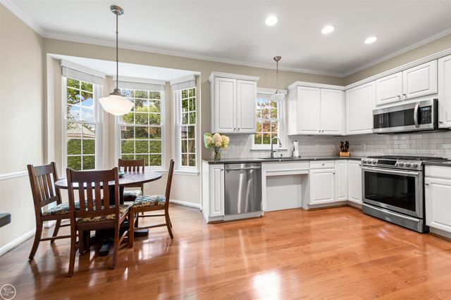 3001 Harbor Place Drive, St Clair Shores, MI 48080