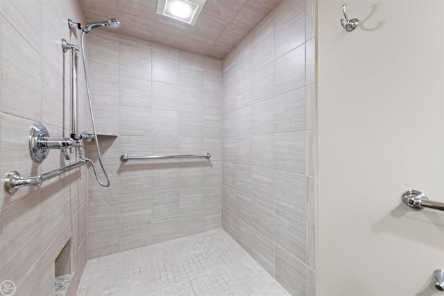 3001 Harbor Place Drive, St Clair Shores, MI 48080