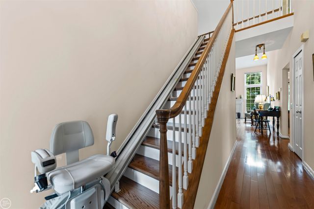 3001 Harbor Place Drive, St Clair Shores, MI 48080