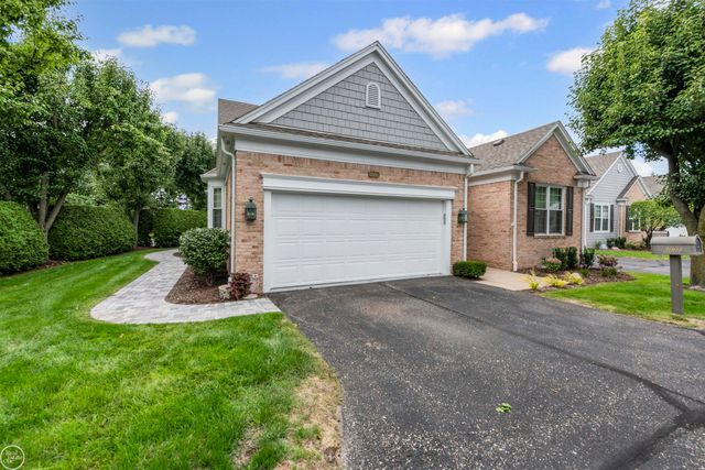 3001 Harbor Place Drive, St Clair Shores, MI 48080