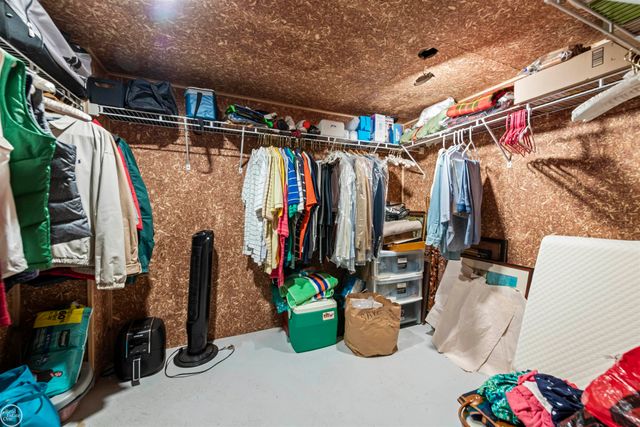 3001 Harbor Place Drive, St Clair Shores, MI 48080