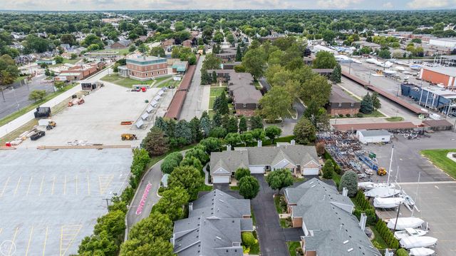 3001 Harbor Place Drive, St Clair Shores, MI 48080