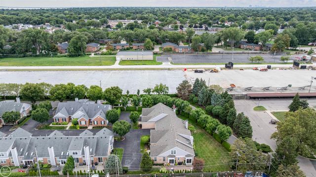 3001 Harbor Place Drive, St Clair Shores, MI 48080