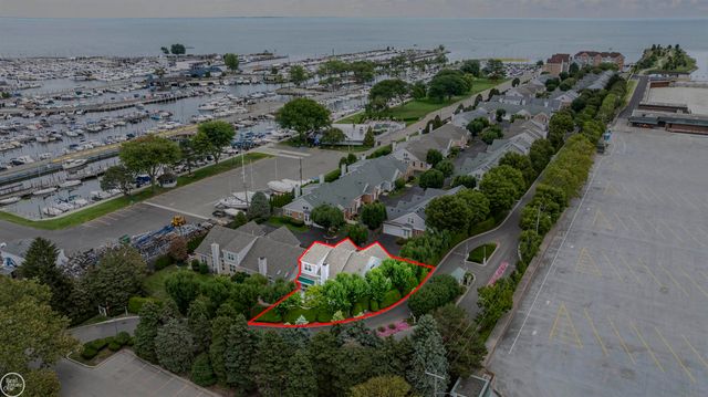 3001 Harbor Place Drive, St Clair Shores, MI 48080