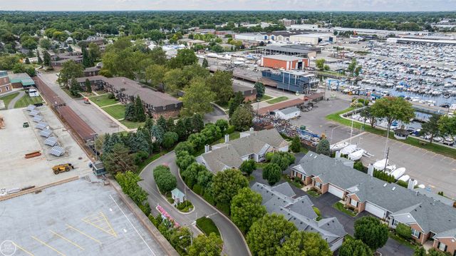 3001 Harbor Place Drive, St Clair Shores, MI 48080