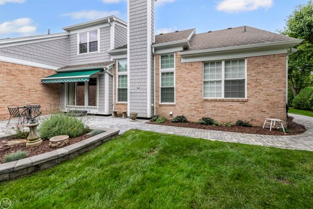 3001 Harbor Place Drive, St Clair Shores, MI 48080