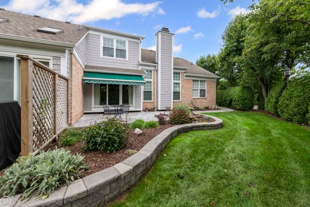 3001 Harbor Place Drive, St Clair Shores, MI 48080