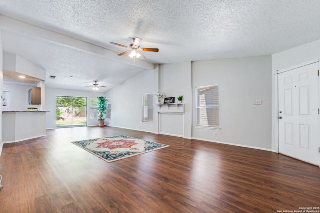 10323 Country, San Antonio, TX 78240