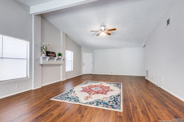 10323 Country, San Antonio, TX 78240