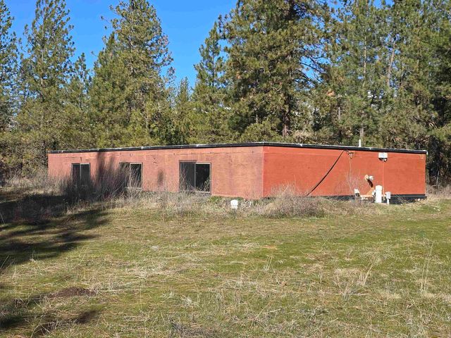 10602 N Dover Rd, Nine Mile Falls, WA 99026