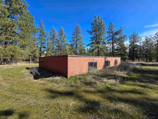 10602 N Dover Rd, Nine Mile Falls, WA 99026