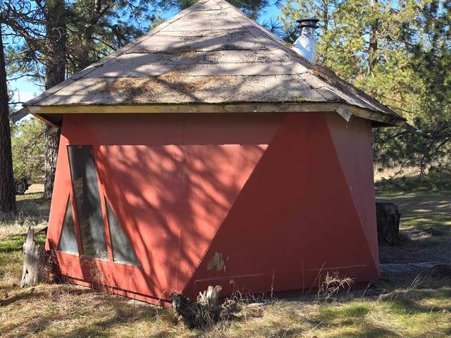 10602 N Dover Rd, Nine Mile Falls, WA 99026