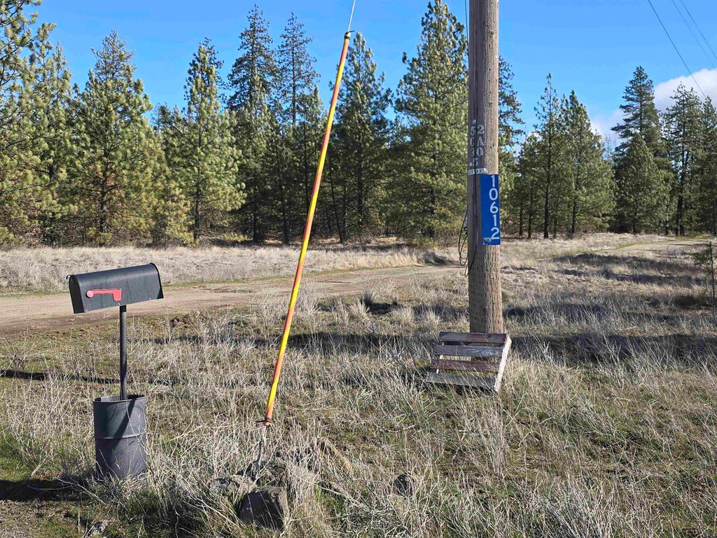 10602 N Dover Rd, Nine Mile Falls, WA 99026