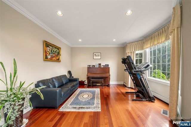 15 Harvard Street, Closter, NJ 07624