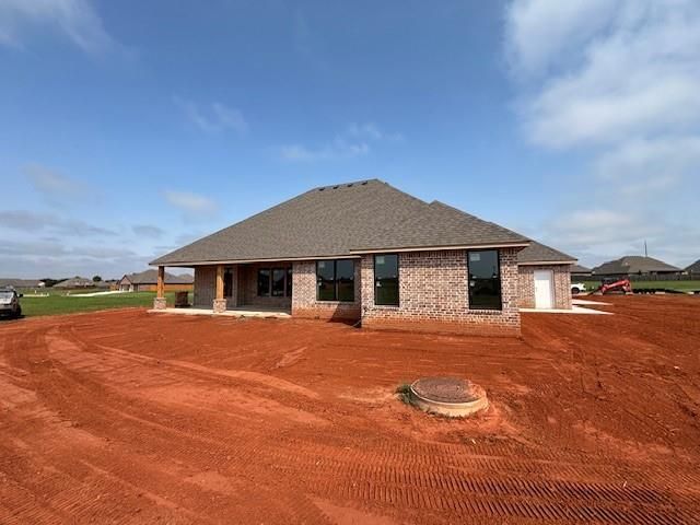 2224 W W Sunset Drive, Mustang, OK 73064