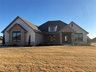 2224 W W Sunset Drive, Mustang, OK 73064