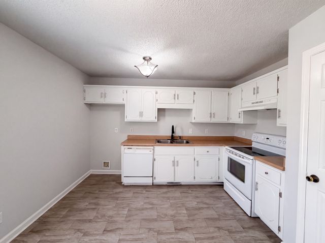 234 Grassmire Dr, Clarksville, TN 37042