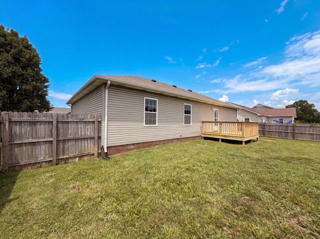 234 Grassmire Dr, Clarksville, TN 37042