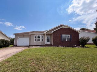 234 Grassmire Dr, Clarksville, TN 37042