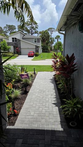 6668 Pointe Of Woods Drive, West Palm Beach, FL 33413