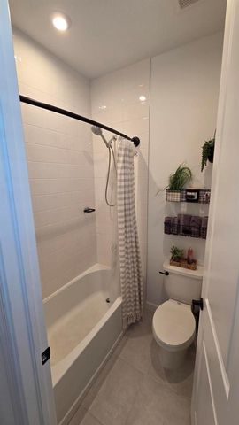 6668 Pointe Of Woods Drive, West Palm Beach, FL 33413