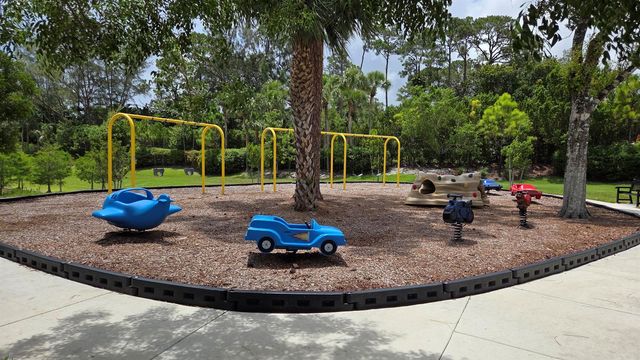 6668 Pointe Of Woods Drive, West Palm Beach, FL 33413