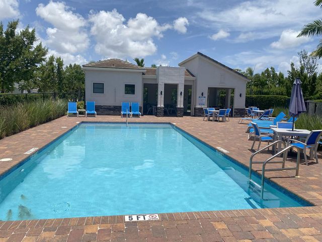 6668 Pointe Of Woods Drive, West Palm Beach, FL 33413