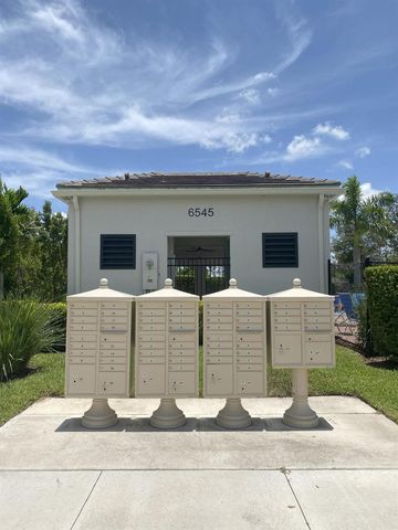 6668 Pointe Of Woods Drive, West Palm Beach, FL 33413