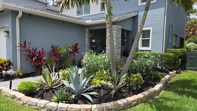 6668 Pointe Of Woods Drive, West Palm Beach, FL 33413