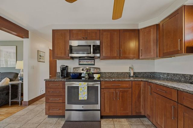 165 Mill Lane, Portsmouth, RI 02871