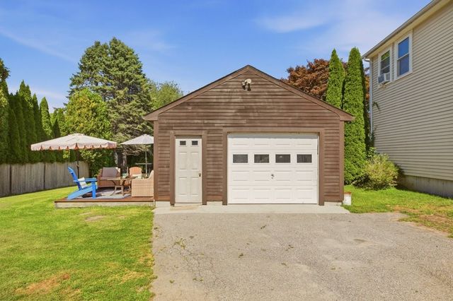 165 Mill Lane, Portsmouth, RI 02871