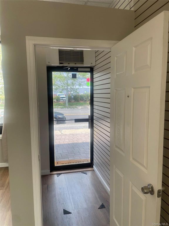 40 Motor Avenue, Farmingdale, NY 11735 — photo 4