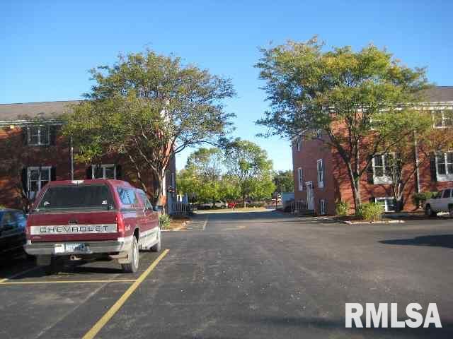 1035 Lincoln Rd Ste 102, Bettendorf, IA 52722