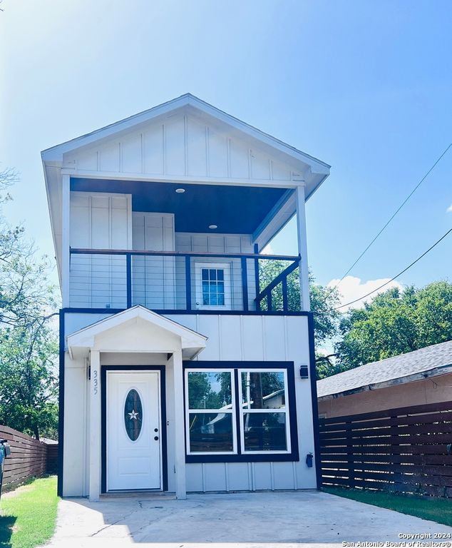 335 S SAN EDUARDO Ave, San Antonio, TX 78237