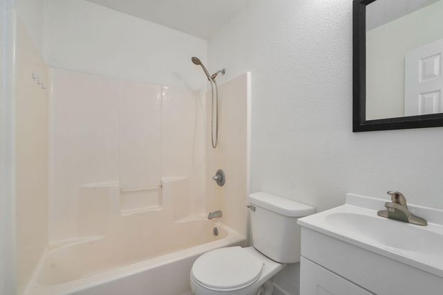 733 N Warren Avenue, Springfield, MO 65802
