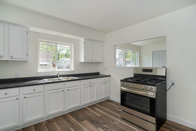 733 N Warren Avenue, Springfield, MO 65802