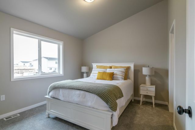 6224 86th Avenue S, Horace, ND 58047