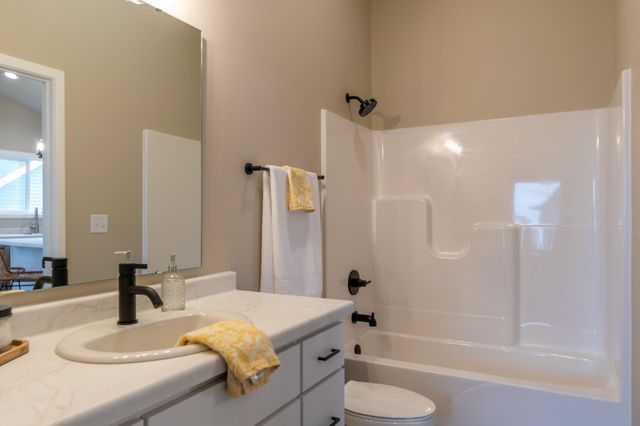 6224 86th Avenue S, Horace, ND 58047