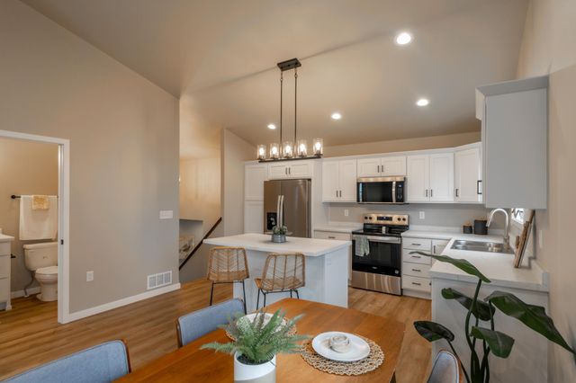 6224 86th Avenue S, Horace, ND 58047