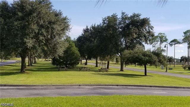 1132213008 Hampshire CIR, North Port, FL 34288