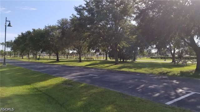1132213008 Hampshire CIR, North Port, FL 34288