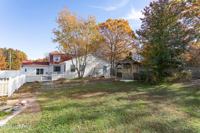 69 Rose Hill Road, Barnegat, NJ 08005
