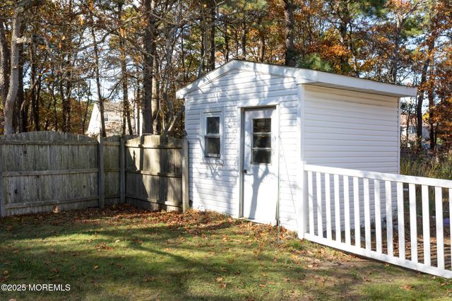 69 Rose Hill Road, Barnegat, NJ 08005