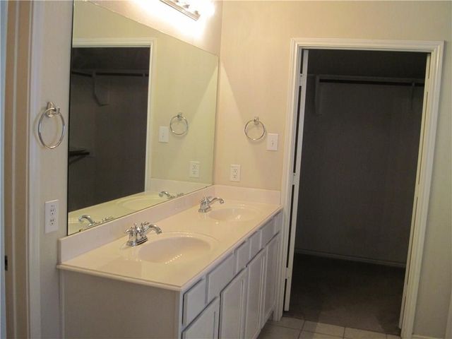 1828 Forsythe Drive, Savannah, TX 76227