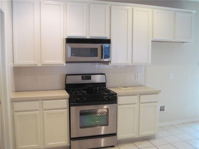 1828 Forsythe Drive, Savannah, TX 76227