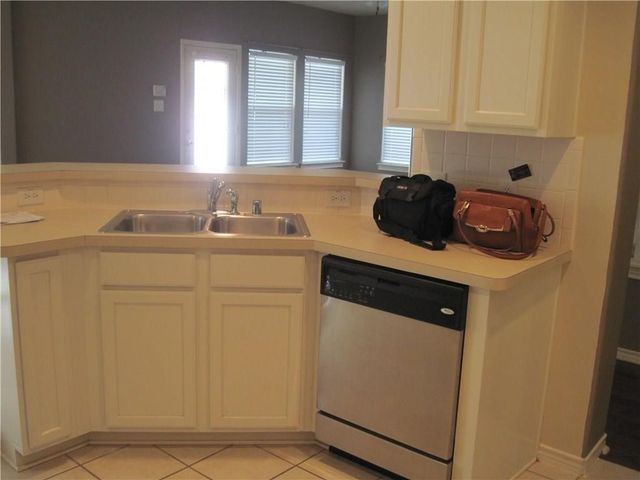 1828 Forsythe Drive, Savannah, TX 76227