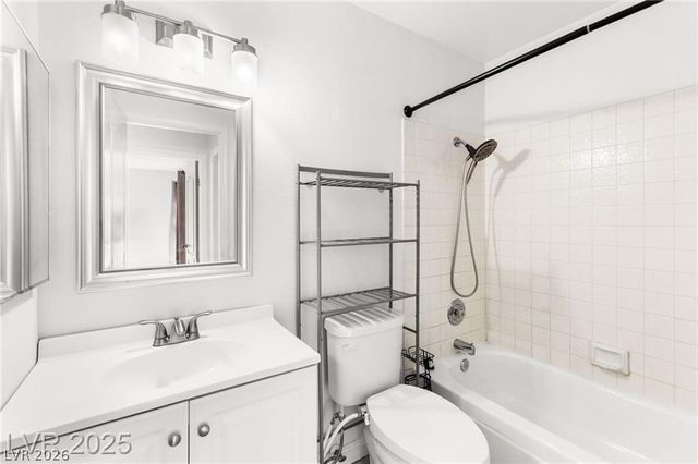 5831 Medallion Drive 101, Las Vegas, NV 89122
